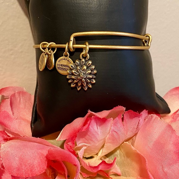 Alex and Ani Water Lilly Expandable Bangle in Rafaelian Gold Finish - Picture 1 of 4